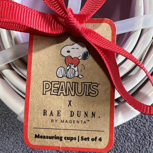 Rae Dunn x Peanut’s Snoopy Valentines Day 4 Piece Nesting Measuring Cup Set NEW - Picture 2 of 7